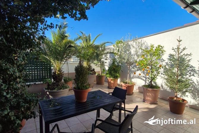 Shtepi ne shitje Apartament ne Tirane, 1+1, Mobilimi E mobiluar, Pagesa 172,000  Euro.