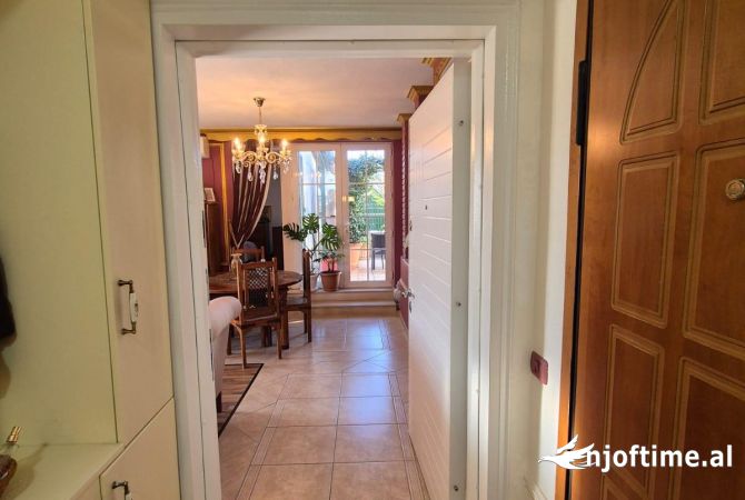 Shtepi ne shitje Apartament ne Tirane, 1+1, Mobilimi E mobiluar, Pagesa 172,000  Euro.