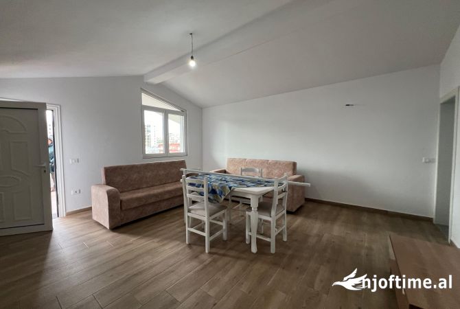 Shtepi ne shitje Shtepi Private ne Durres, 2+1, Mobilimi E mobiluar, Pagesa 330,000  Euro.