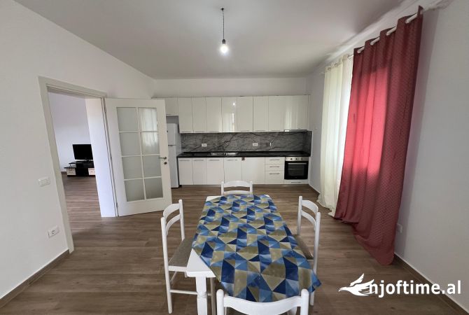 Shtepi ne shitje Shtepi Private ne Durres, 2+1, Mobilimi E mobiluar, Pagesa 330,000  Euro.