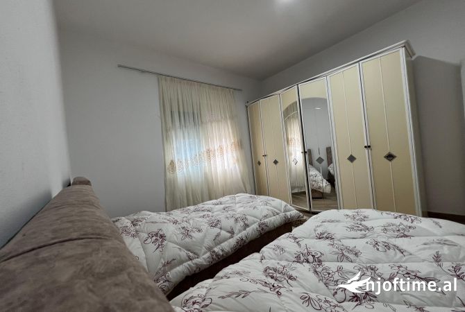 Shtepi ne shitje Shtepi Private ne Durres, 2+1, Mobilimi E mobiluar, Pagesa 330,000  Euro.