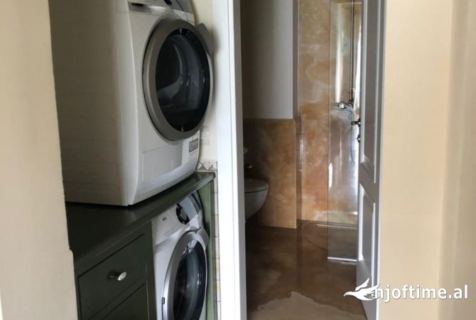 Shtepi me qera Apartament ne Tirane, 2+1, Mobilimi E mobiluar, Pagesa 1,000  Euro.