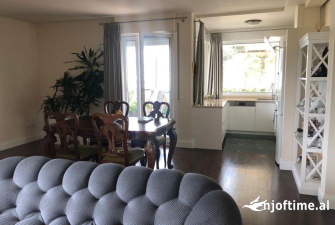 Shtepi me qera 2+1 ne Tirane - 1,000 Euro