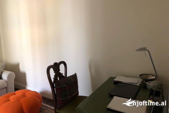 Shtepi me qera Apartament ne Tirane, 2+1, Mobilimi E mobiluar, Pagesa 1,000  Euro.