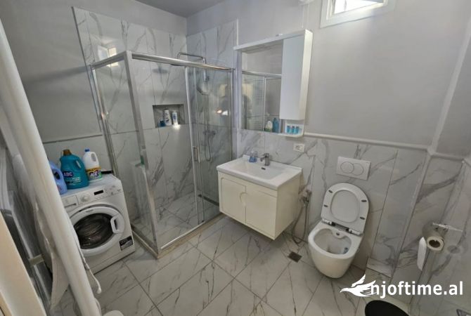 Shtepi me qera Shtepi Private ne Tirane, 3+1, Mobilimi E mobiluar, Pagesa 550  Euro.