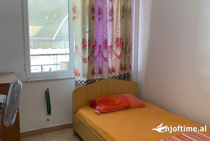 Shtepi me qera Apartament ne Tirane, 2+1, Mobilimi E mobiluar, Pagesa 550  Euro.