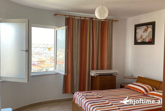 Shtepi me qera Apartament ne Tirane, 2+1, Mobilimi E mobiluar, Pagesa 550  Euro.