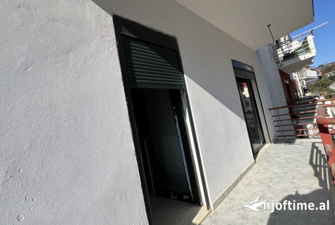 Shtepi ne shitje Apartament ne Tirane, 2+1, Mobilimi Pjeserisht e mobiluar, Pagesa 125,000  Euro.