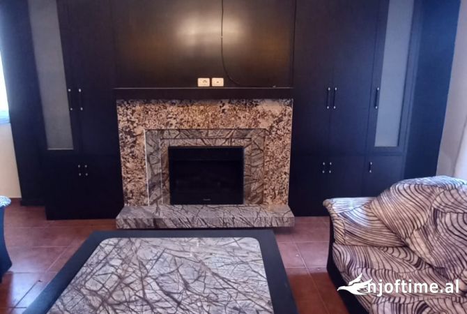 Shtepi me qera 2+1 ne Tirane - 800 Euro