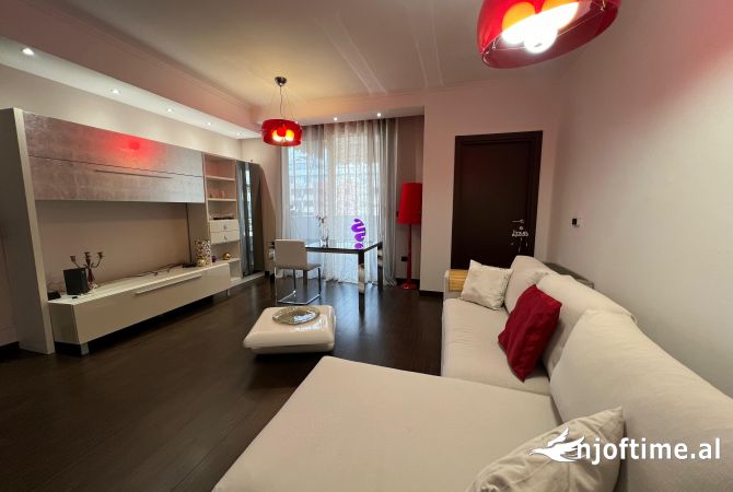Shtepi me qera 2+1 ne Tirane - 800 Euro
