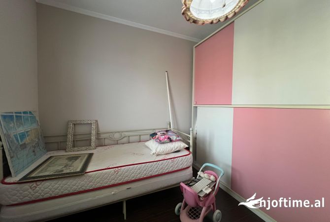 Shtepi me qera Apartament ne Tirane, 2+1, Mobilimi E mobiluar, Pagesa 800  Euro.
