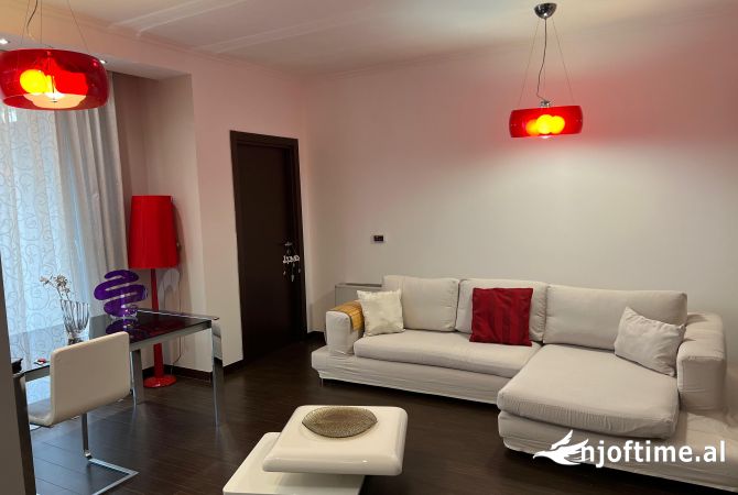 Shtepi me qera 2+1 ne Tirane - 800 Euro