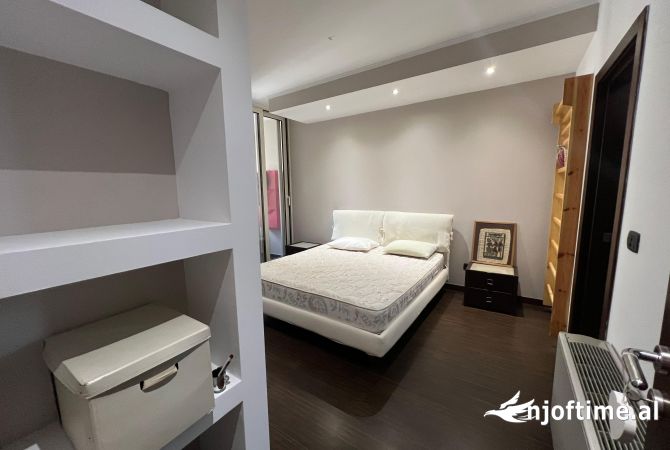 Shtepi me qera Apartament ne Tirane, 2+1, Mobilimi E mobiluar, Pagesa 800  Euro.