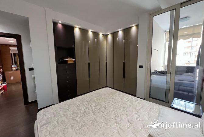 Shtepi me qera Apartament ne Tirane, 2+1, Mobilimi E mobiluar, Pagesa 800  Euro.