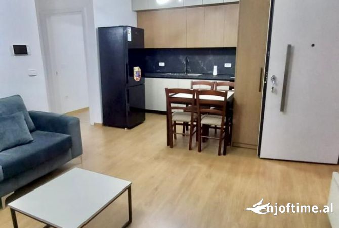 Shtepi me qera 2+1 ne Tirane - 1,100 Euro