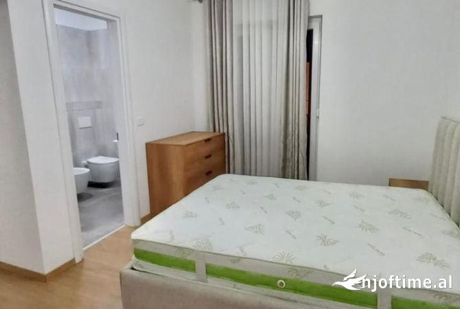 Shtepi me qera Apartament ne Tirane, 2+1, Mobilimi E mobiluar, Pagesa 1,100  Euro.
