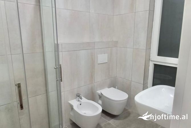 Shtepi me qera Apartament ne Tirane, 2+1, Mobilimi E mobiluar, Pagesa 1,100  Euro.