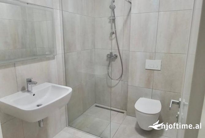 Shtepi me qera Apartament ne Tirane, 2+1, Mobilimi E mobiluar, Pagesa 1,100  Euro.