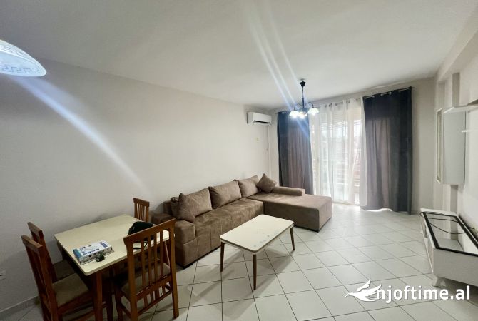 Shtepi me qera 2+1 ne Tirane - 400 Euro