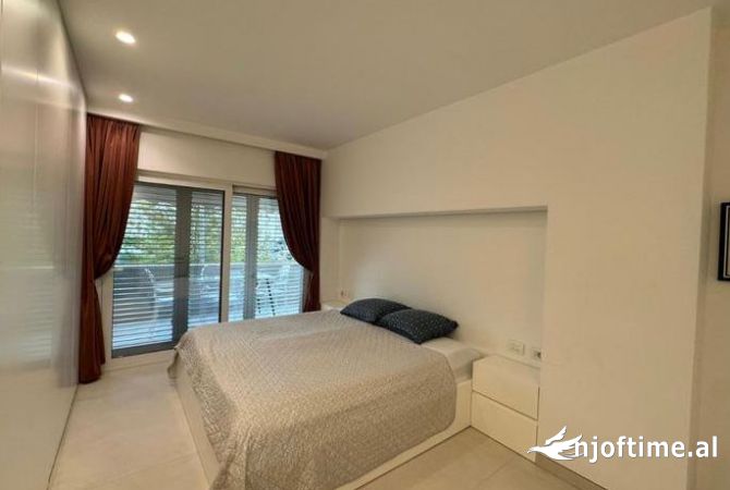 Shtepi ne shitje Apartament ne Tirane, 2+1, Mobilimi E mobiluar, Pagesa 270,000  Euro.