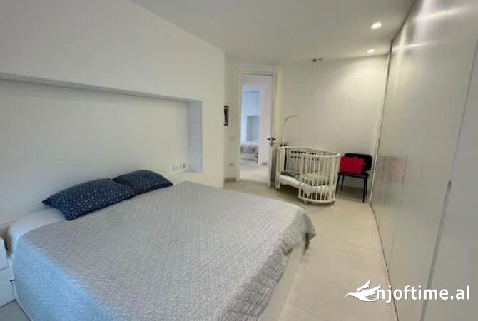 Shtepi ne shitje Apartament ne Tirane, 2+1, Mobilimi E mobiluar, Pagesa 270,000  Euro.