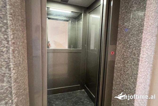 Shtepi ne shitje Duplex(shtepi me 2 kate) ne Tirane, 2+1, Mobilimi Bosh, pa mobiluar, Pagesa 170,000  Euro.