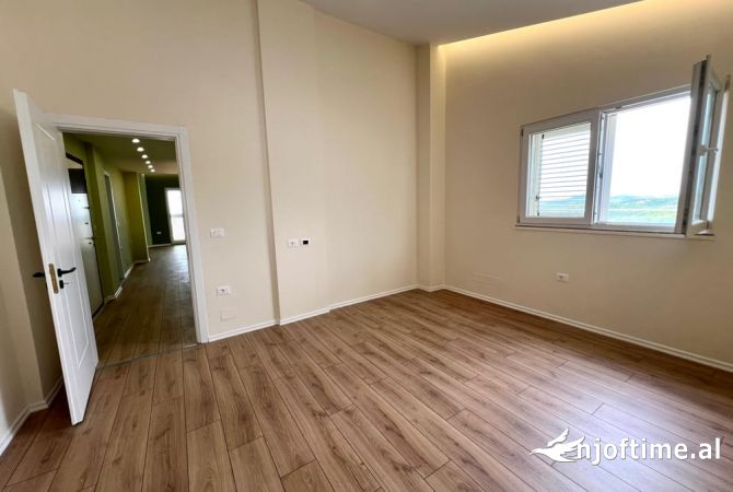 Shtepi ne shitje Duplex(shtepi me 2 kate) ne Tirane, 3+1, Mobilimi Bosh, pa mobiluar, Pagesa 190,000  Euro.