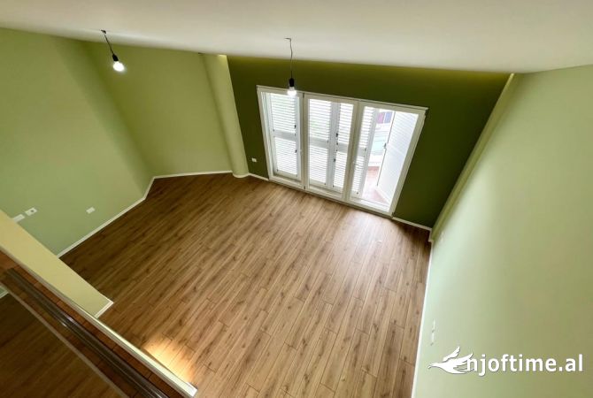 Shtepi ne shitje Duplex(shtepi me 2 kate) ne Tirane, 3+1, Mobilimi Bosh, pa mobiluar, Pagesa 190,000  Euro.