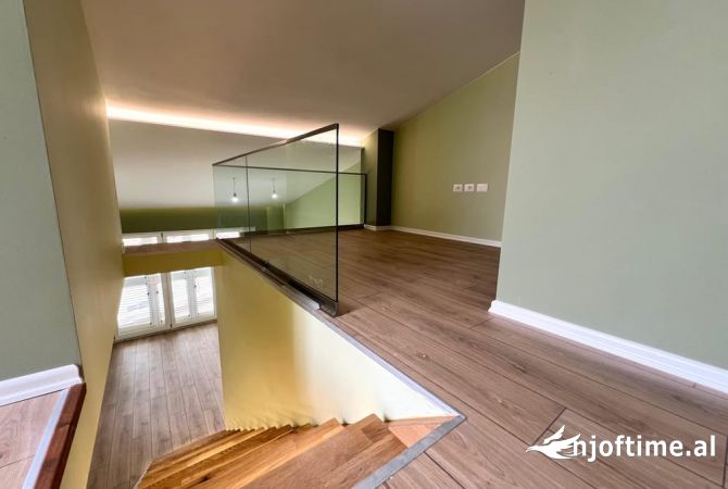 Shtepi ne shitje Duplex(shtepi me 2 kate) ne Tirane, 3+1, Mobilimi Bosh, pa mobiluar, Pagesa 190,000  Euro.