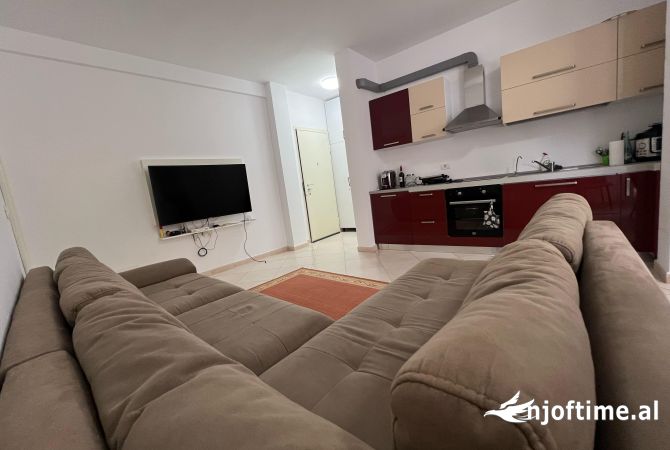 Shtepi ne shitje Apartament ne Durres, 2+1, Mobilimi E mobiluar, Pagesa 200,000  Euro.