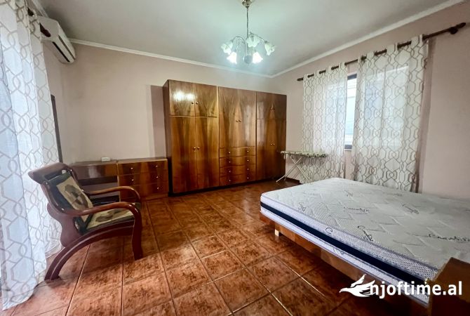 Shtepi me qera Apartament ne Tirane, 1+1, Mobilimi E mobiluar, Pagesa 450  Euro.