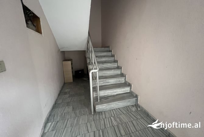 Shtepi me qera Apartament ne Tirane, 1+1, Mobilimi E mobiluar, Pagesa 450  Euro.