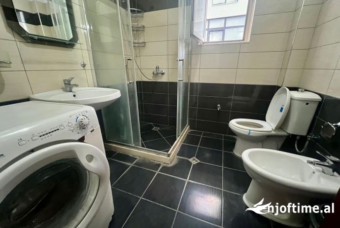 Shtepi me qera Apartament ne Tirane, 1+1, Mobilimi E mobiluar, Pagesa 450  Euro.