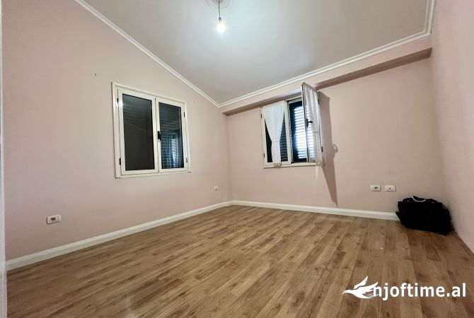 Shtepi me qera Apartament ne Tirane, 2+1, Mobilimi E mobiluar, Pagesa 400  Euro.