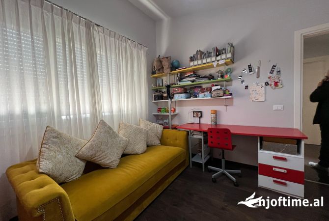 Shtepi me qera Apartament ne Tirane, 2+1, Mobilimi E mobiluar, Pagesa 1,500  Euro.