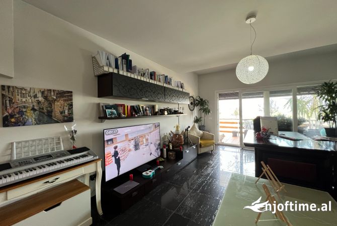 Shtepi me qera Apartament ne Tirane, 2+1, Mobilimi E mobiluar, Pagesa 1,500  Euro.
