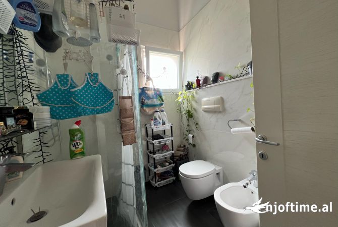 Shtepi me qera Apartament ne Tirane, 2+1, Mobilimi E mobiluar, Pagesa 1,500  Euro.