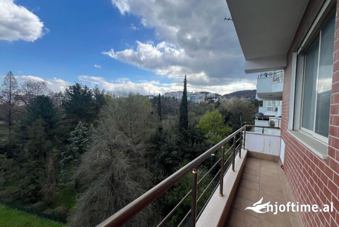 Shtepi ne shitje Apartament ne Tirane, 3+1, Mobilimi Bosh, pa mobiluar, Pagesa 360,000  Euro.