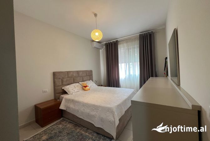 Shtepi me qera Apartament ne Tirane, 1+1, Mobilimi E mobiluar, Pagesa 550  Euro.