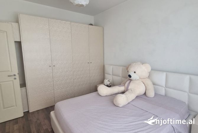 Shtepi ne shitje Apartament ne Tirane, 1+1, Mobilimi E mobiluar, Pagesa 84,000  Euro.