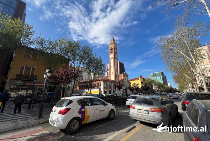 Ambient biznesi me qera 3+1 ne Tirane - 2,800 Euro