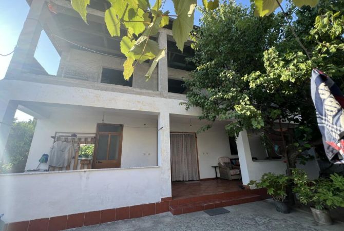 Shtepi ne shitje 2+1 ne Tirane - 160,000 Euro