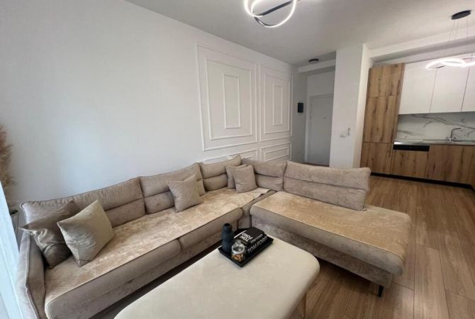 Shtepi me qera 2+1 ne Tirane - 650 Euro