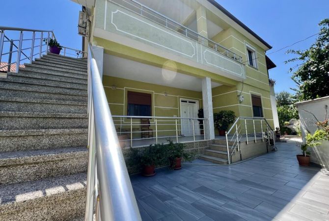 Shtepi ne shitje 4+1 ne Tirane - 295,000 Euro