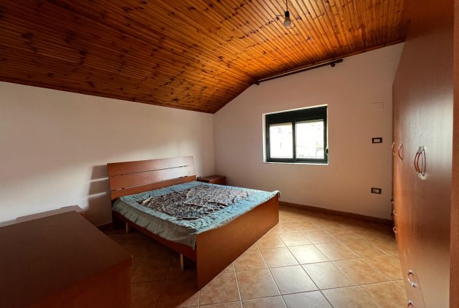 Shtepi ne shitje Shtepi Private ne Tirane, 3+1, Mobilimi E mobiluar, Pagesa 320,000  Euro.