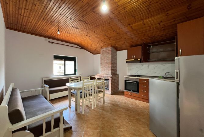 Shtepi me qera Shtepi Private ne Tirane, 3+1, Mobilimi E mobiluar, Pagesa 800  Euro.