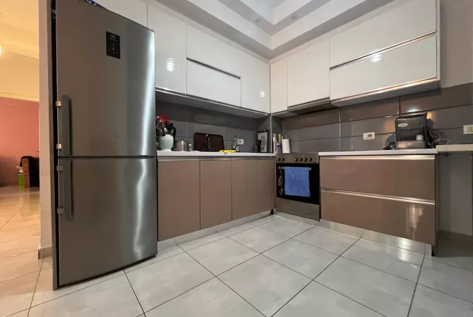 Shtepi me qera 2+1 ne Tirane - 400 Euro