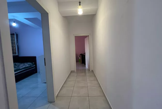 Shtepi me qera 2+1 ne Tirane - 400 Euro