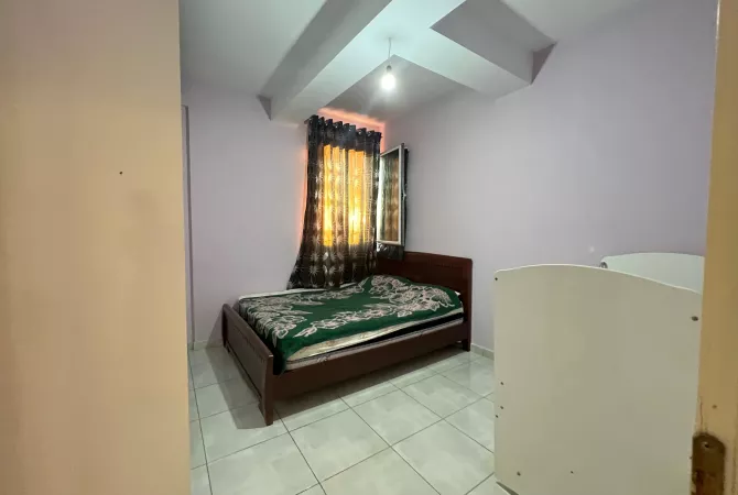 Shtepi me qera Apartament ne Tirane, 2+1, Mobilimi E mobiluar, Pagesa 400  Euro.