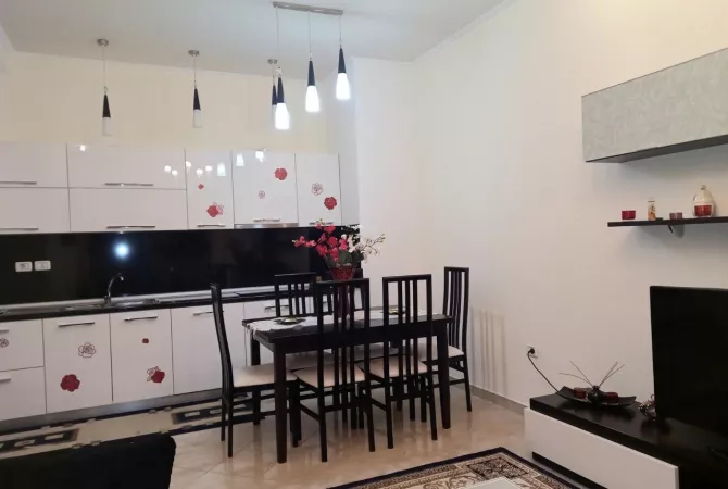 Shtepi me qera Apartament ne Tirane, 2+1, Mobilimi E mobiluar, Pagesa 400  Euro.